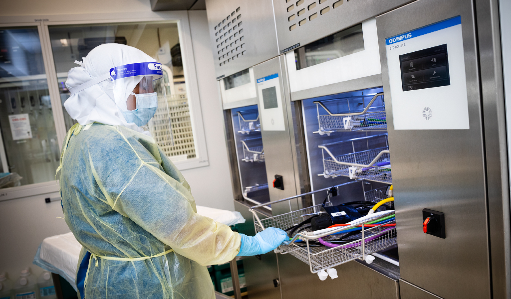 Klinik for Kikkertundersøgelser på Aarhus Universitetshospital har sit eget endoskop-vaskeri. Foto: Tonny Foghmar, Aarhus Universitetshospital 
