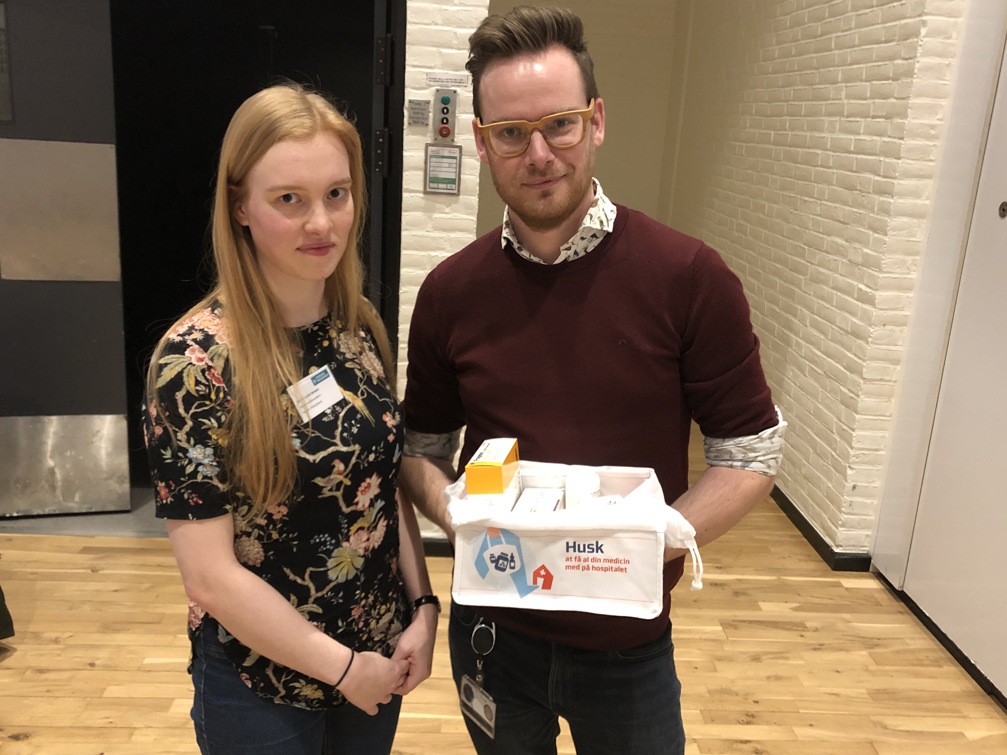 Regionsrådspolitiker Signe Lund Jensen (Ø) og innovationskonsulent Christian Bjerrum fra Hospitalsenheden Vest.