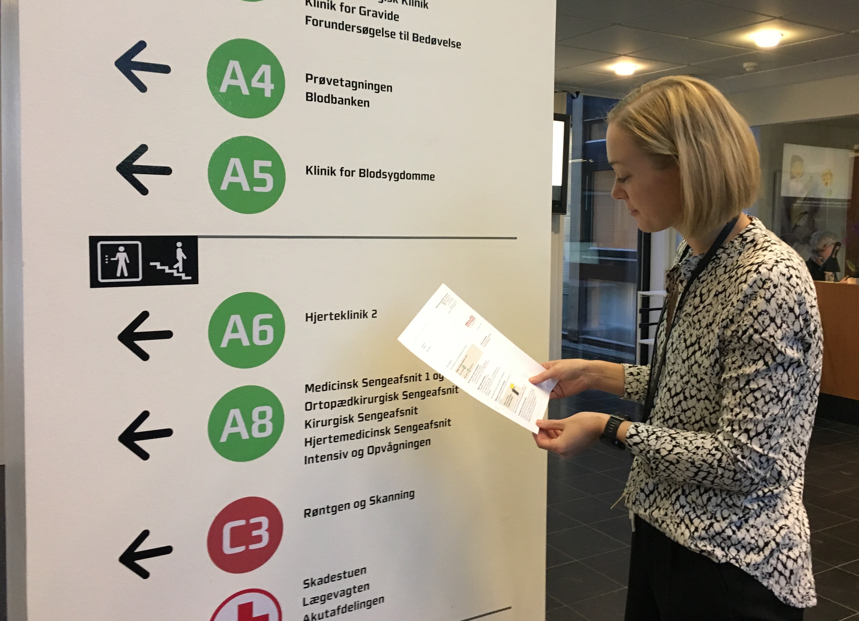 Gå til stort billede af skilt med nye afdelingsnavne