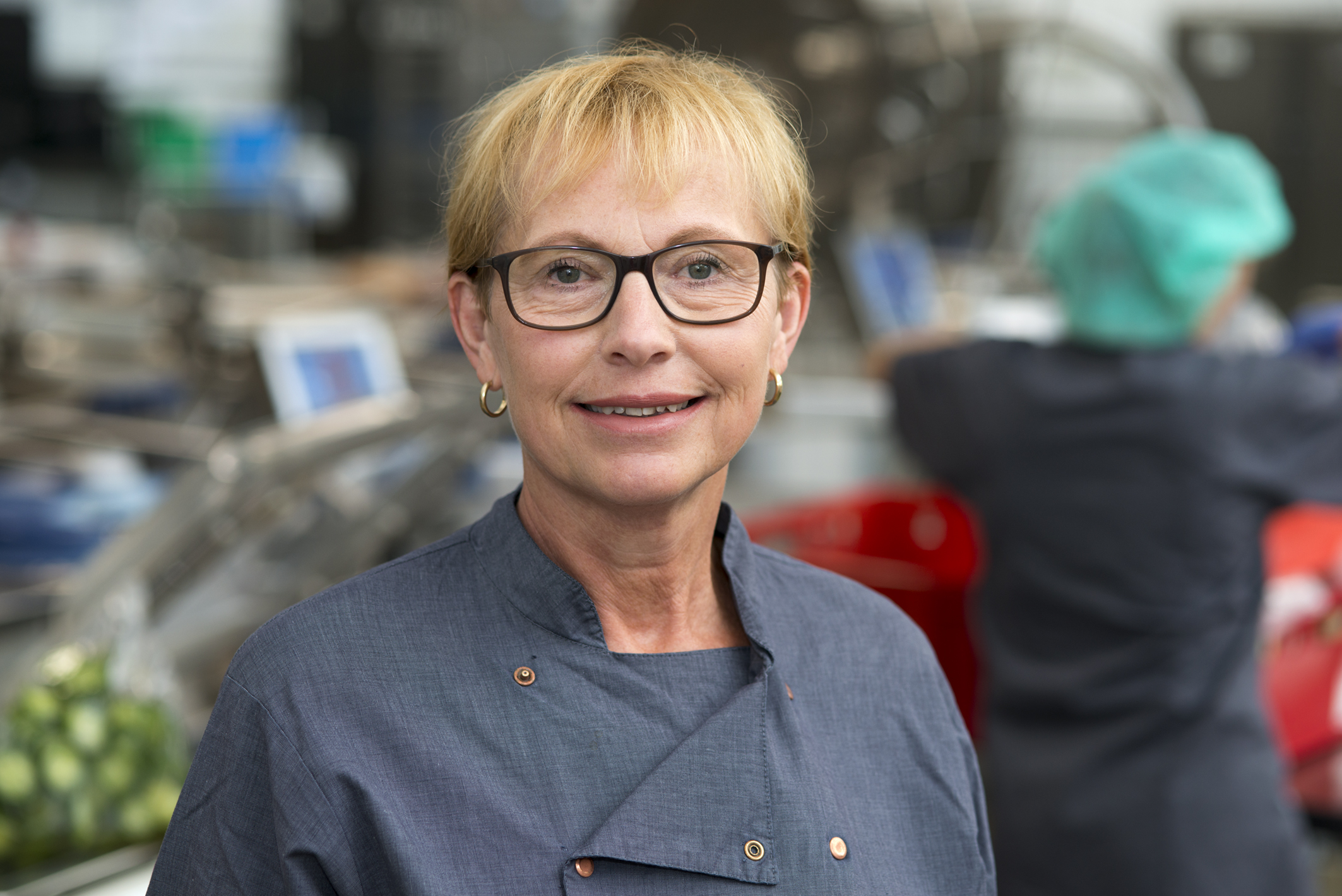 Cheføkonoma Mona Carøe Jensen får i august besøg i hospitalskøkkenet af juryen bag Køkkenprisen. Vinderen afsløres 29. september.