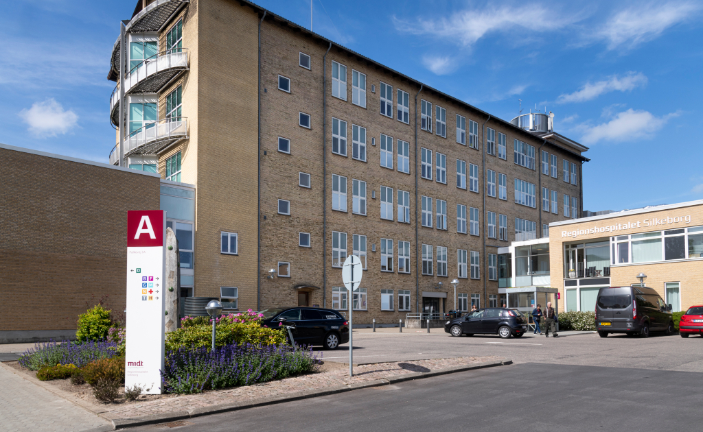 Hovedindgangen på Regionshospitalet Silkeborg_1024px.jpg