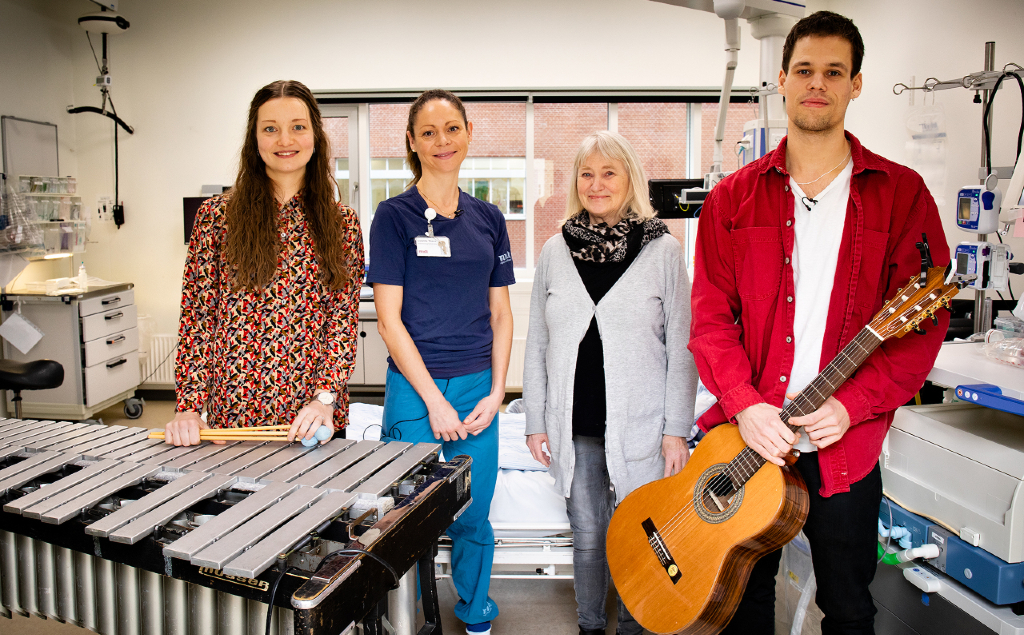 Musikere på Intensivafdeling på Aarhus Universitetshospital. Foto: Tonny Foghmar