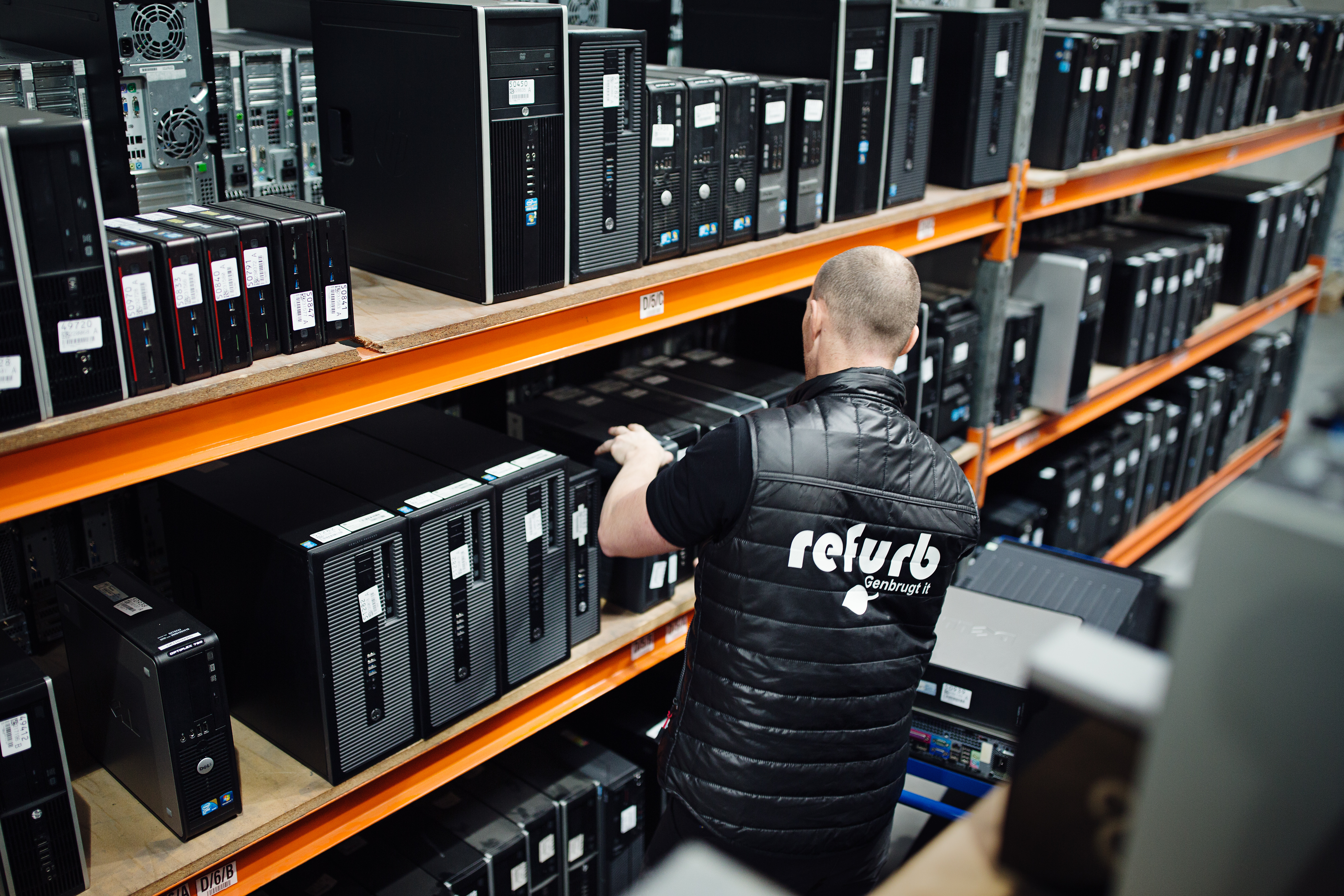 Virksomheden Refurb køber brugt it-udstyr, som de klargør til salg til konkurrencedygtige priser